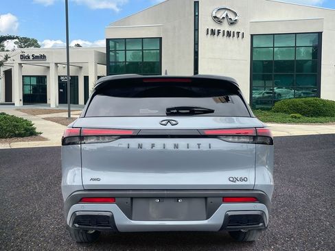 Used 2025 INFINITI QX60 Luxe w/ Black Edition image 4