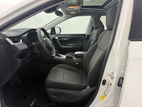 Used 2020 Toyota RAV4 XLE w/ Convenience Package image 28
