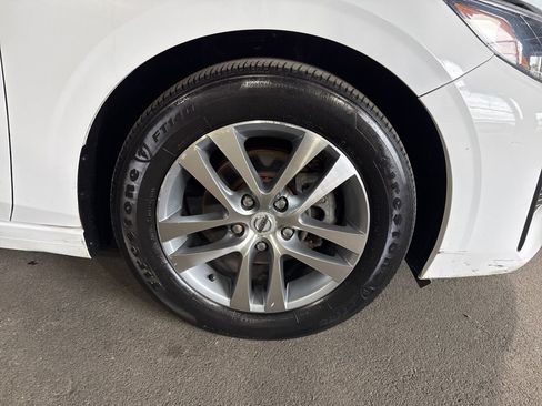 Used 2024 Nissan Sentra S image 7