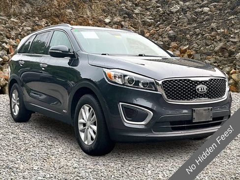 Used 2017 Kia Sorento AWD image 10