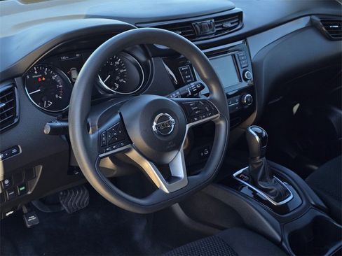 Used 2022 Nissan Rogue Sport S image 24