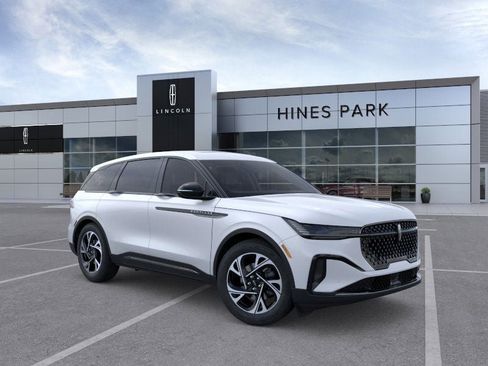 New 2026 Lincoln Nautilus Premier w/ Equipment Group 102A image 7