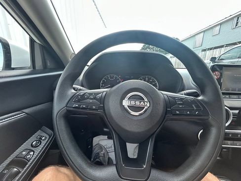 Used 2025 Nissan Sentra S FWD image 19