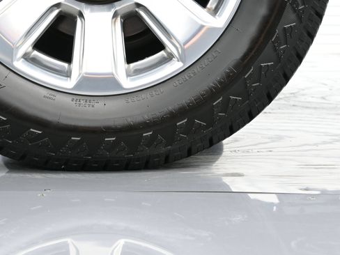 Used 2022 Ford F350 Platinum w/ FX4 Off-Road Package AWD/4WD image 45