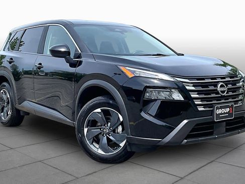 Used 2024 Nissan Rogue SV AWD/4WD image 3