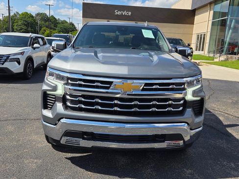 Used 2023 Chevrolet Silverado 1500 LTZ AWD/4WD image 2