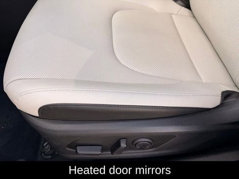 Used 2025 Kia Sportage EX image 17