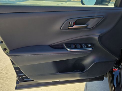 Used 2025 Toyota Crown Nightshade image 13