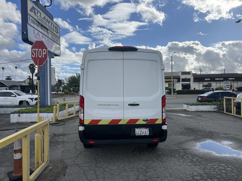 Used 2019 Ford Transit 250 130 Medium Roof RWD image 3