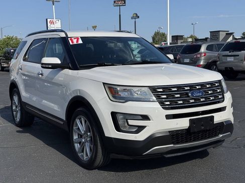 Used 2017 Ford Explorer Limited FWD image 3