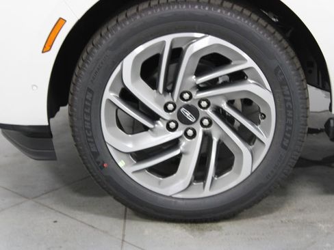 New 2025 Lincoln Navigator Reserve image 5