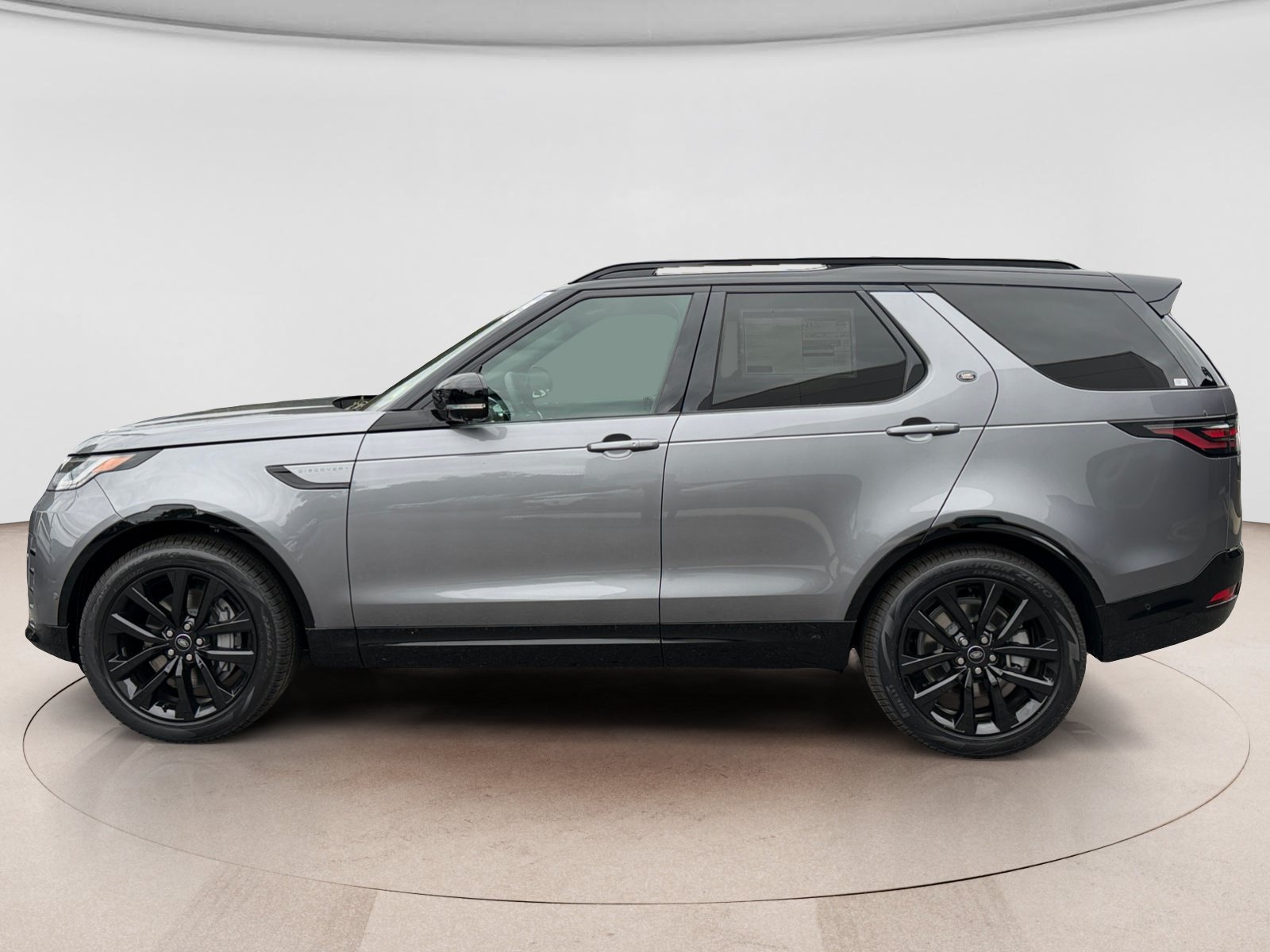 New 2026 Land Rover Discovery Dynamic SE AWD/4WD image 2
