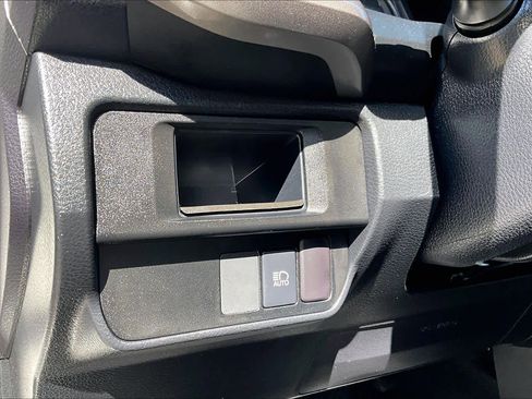 Certified 2019 Toyota Tacoma SR5 AWD/4WD image 32