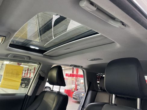 Used 2017 Toyota 4Runner SR5 Premium image 11