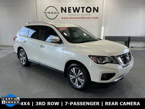 Used 2018 Nissan Pathfinder SV image 1