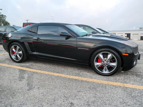 Used 2013 Chevrolet Camaro LS RWD image 7