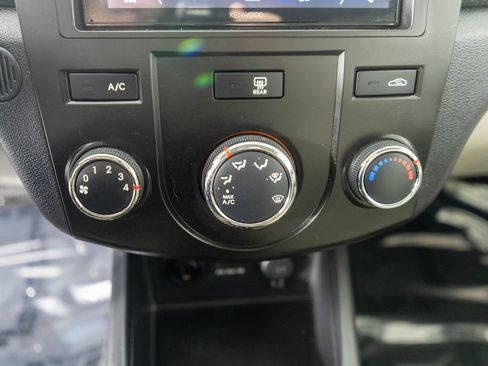 Used 2010 Kia Forte EX image 19
