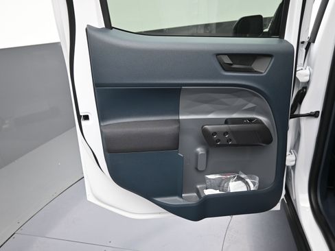 Used 2025 Ford Maverick XL w/ Equipment Group 102A image 12