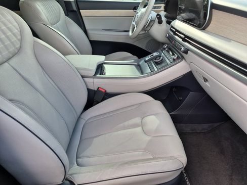 Used 2024 Hyundai Palisade Limited FWD image 17