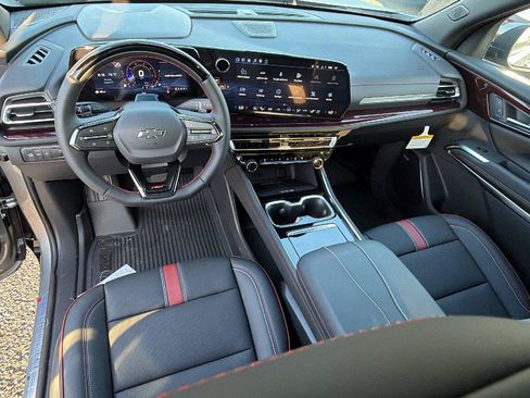 New 2027 Chevrolet Traverse RS w/ LPO, Floor Liner Package FWD image 20