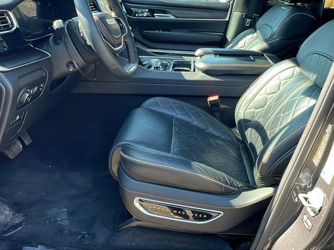 Used 2025 Jeep Grand Wagoneer L Series III w/ Rear Seat Video Group 1 image 16