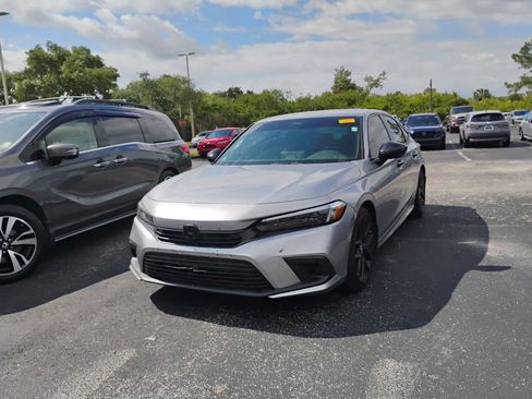 Used 2023 Honda Civic Sport image 8