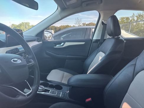 Used 2022 Ford Escape Titanium w/ Titanium Premium Package FWD image 30