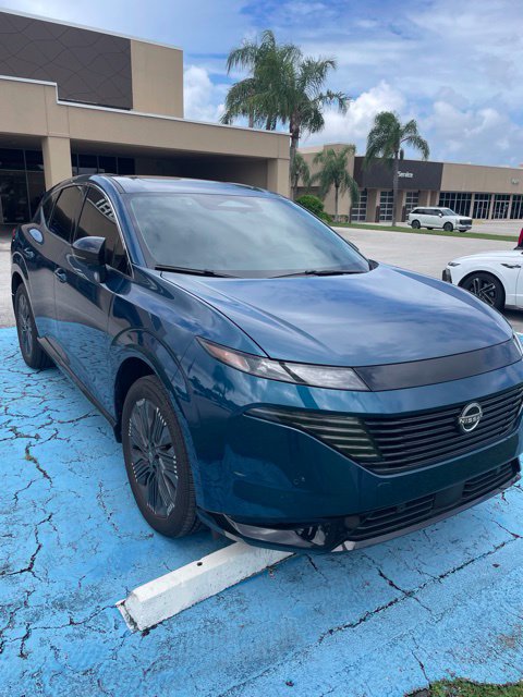 Certified 2025 Nissan Murano Platinum w/ Cargo Package AWD/4WD image 2