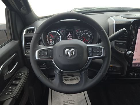 Used 2025 RAM 2500 Big Horn AWD/4WD image 18