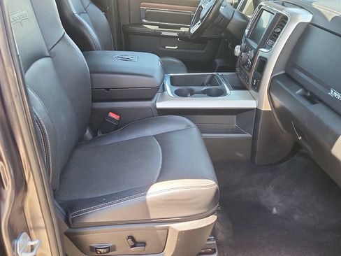 Used 2016 RAM 1500 Laramie w/ Convenience Group AWD/4WD image 17