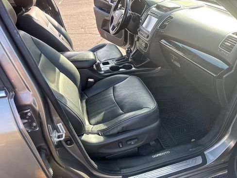 Used 2015 Kia Sorento SX FWD image 50