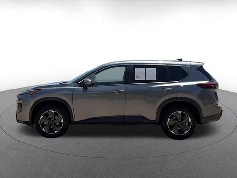 Used 2025 Nissan Rogue SV AWD/4WD image 9