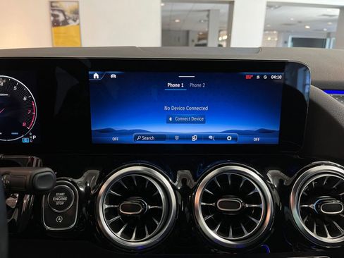 Used 2025 Mercedes-Benz GLA 250 image 20