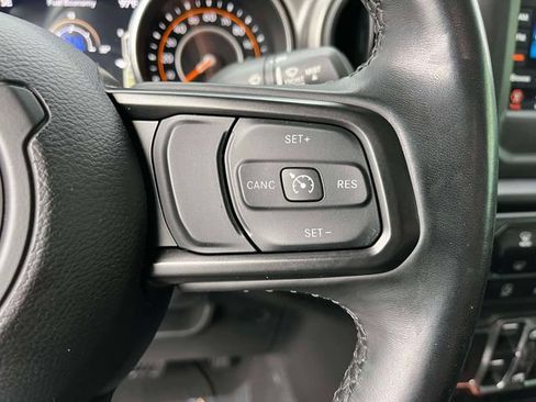 Used 2021 Jeep Gladiator Sport AWD/4WD image 29