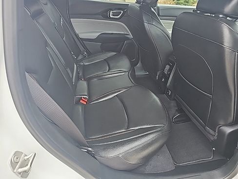 Certified 2024 Jeep Compass Limited image 23