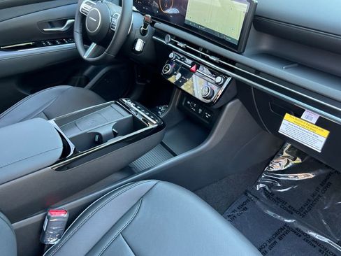 New 2025 Hyundai Tucson Limited image 14