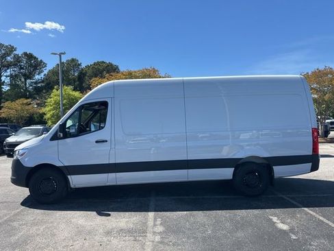 Used 2026 Mercedes-Benz Sprinter 2500 image 10