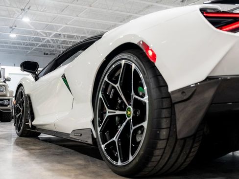 Used 2025 Lamborghini Revuelto AWD/4WD image 30