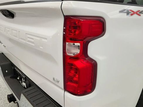Used 2022 Chevrolet Silverado 1500 LT image 15