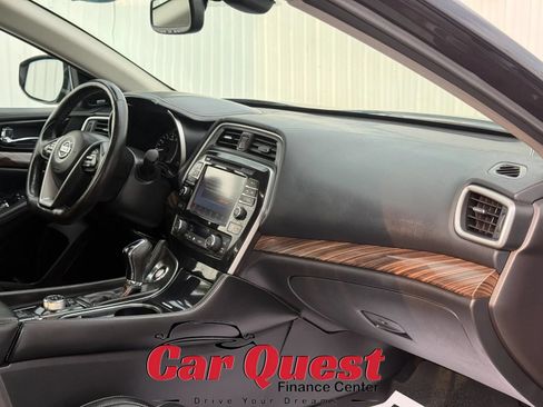 Used 2017 Nissan Maxima Platinum w/ Interior Lighting Package FWD image 18