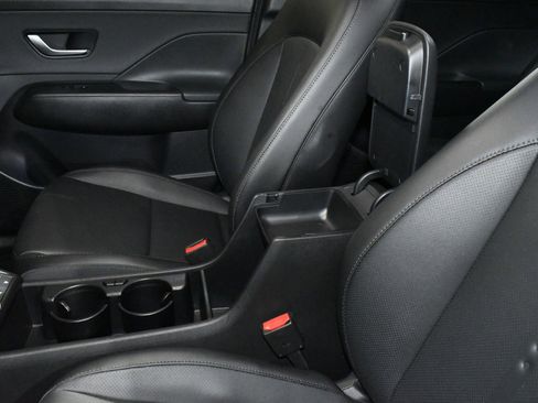 Used 2024 Hyundai Kona Limited image 38