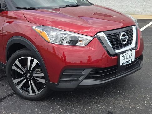 Used 2020 Nissan Kicks SV FWD image 2