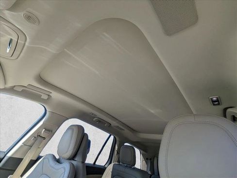 Used 2020 Lincoln Aviator Reserve w/ Equipment Group 201A image 16