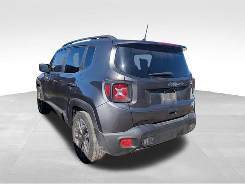 Used 2018 Jeep Renegade Latitude image 3