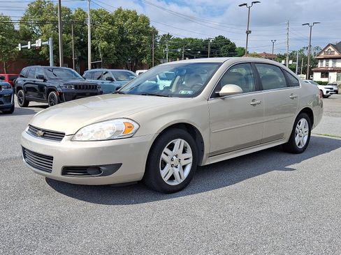 Used 2011 Chevrolet Impala LT FWD image 3