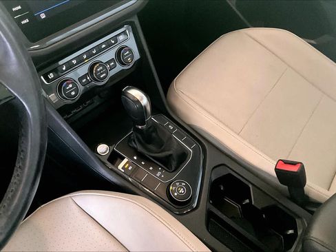 Used 2019 Volkswagen Tiguan SE AWD/4WD image 15