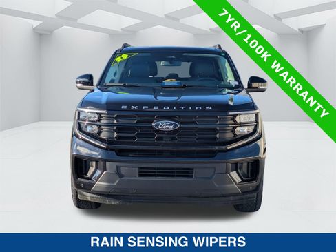 Certified 2025 Ford Expedition Active AWD/4WD image 9