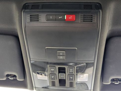 Used 2023 Volkswagen Tiguan SE R-Line FWD image 24