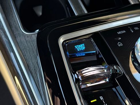 Used 2024 BMW i7 xDrive60 image 18