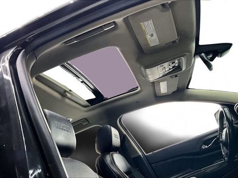 Used 2019 GMC Acadia SLT image 30